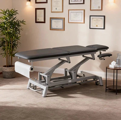 Komfort und Flexibilität: Die Elektrische Therapieliege Titan-308 für Profis im Gesundheitswesen