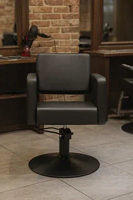 Stilvoller Komfort: Der luxuriöse Friseurstuhl Class R für anspruchsvolle Salons