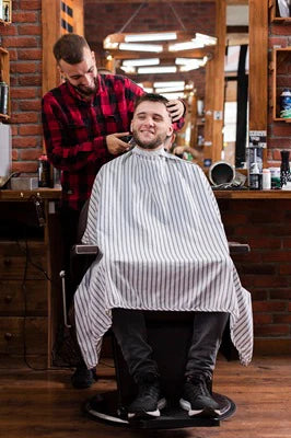 Der ideale Friseurstuhl: Luxuriöser Komfort und Funktionalität im modernen Barbershop