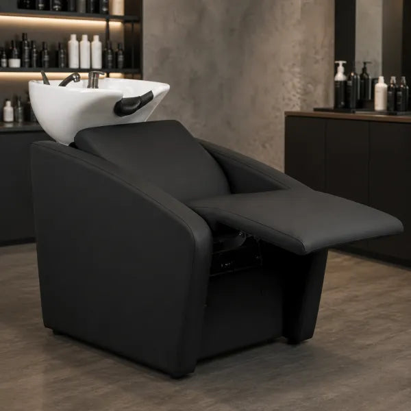 Schwarzer ELUNE AIR Rückwärtswaschsessel mit Massage und weißem Waschbecken im modernen Salon