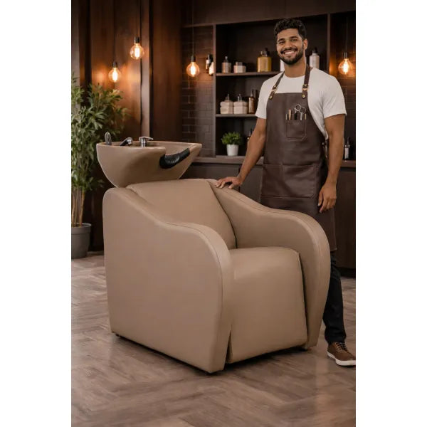 VELARIS AIR Earth Rückwärtswaschbecken in Beige mit elektrischer Fußstütze, luxuriöses Friseursalon-Setup.