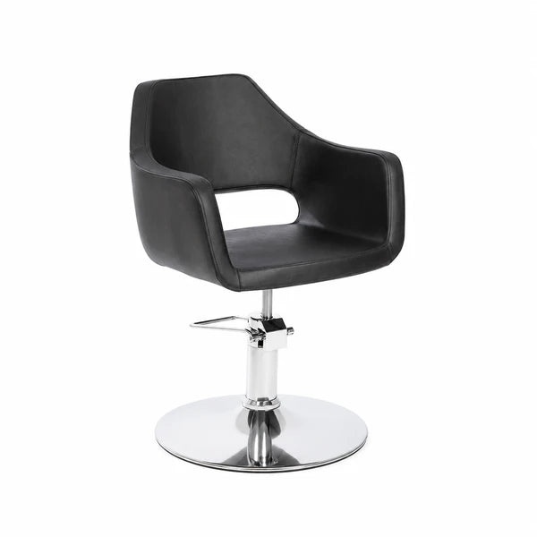 Friseurstuhl WEDGE in Schwarz – moderner Profi-Stylingstuhl mit einteiligem Sitz, langlebiger Hydraulik, Chrome-Basis.