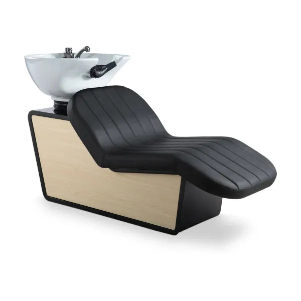 Modernes Rückwärtsgesäß mit weißem Keramikschaumbecken auf Holzoptik-Sockel für Friseursalon und Barber Shop.