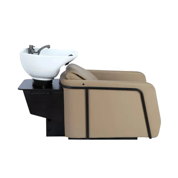Ergonomisches Friseurwaschbecken mit weißer Schale, beige gepolstertem Rückwärtssitz und schwarzem Gestell für maximalen Komfort.