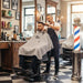 MAE Barberstuhl und MIDI Rückwärtswaschanlage in modernem Profi-Friseursalon