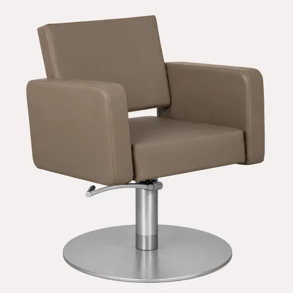 Friseurstuhl Flirty – eleganter Profi-Friseurstuhl mit Hydraulikpumpe, braune Polsterung, runder Metallfuß.