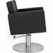 Friseurstuhl Flirty – schwarzer Profi-Stuhl mit Hydraulikpumpe, runder Metallbasis und Armlehnen.
