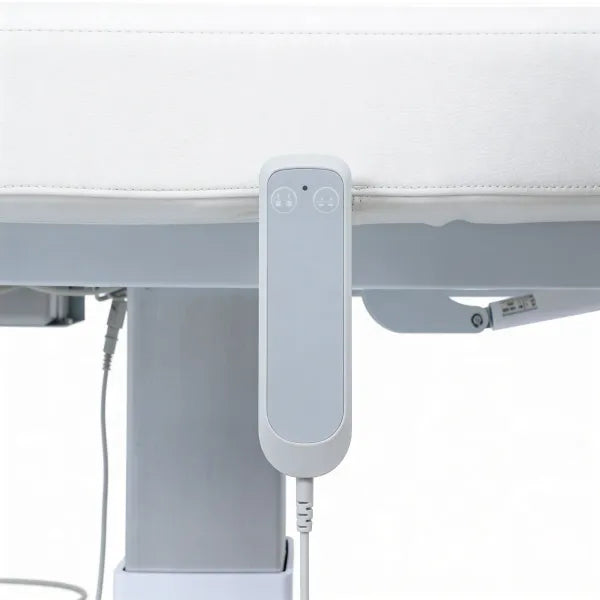 Weiße elektrische Massageliege Hern+ Kosmetikliege, 1 Motor, höhenverstellbar, seitliches Bedienpanel.