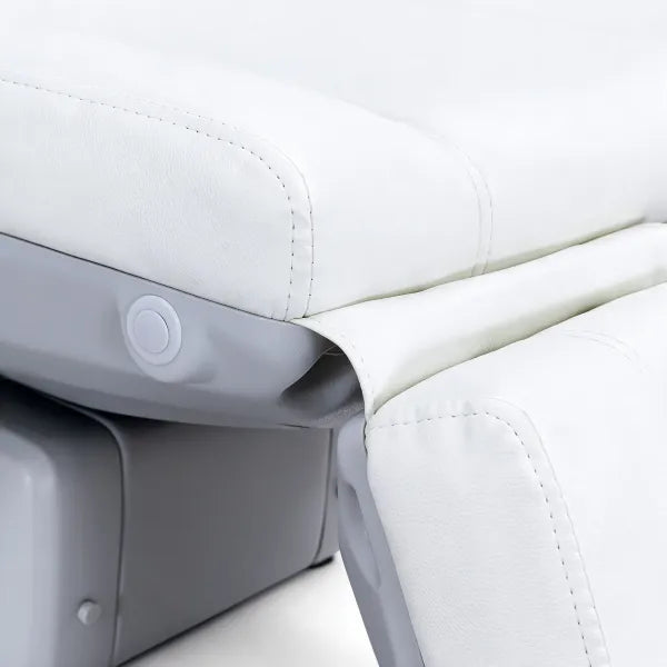 Detailansicht des weißen PVC-Bezugs, der Nähte und der grauen Verkleidung des ALLEO
