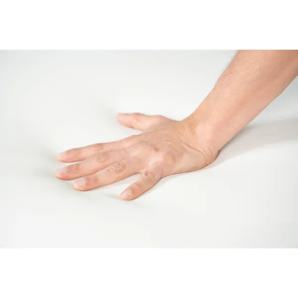 Beheizbare Massageliege: Bedienfeld mit LED-Display (60°C) und beleuchteten Knöpfen am braunen Bezug.