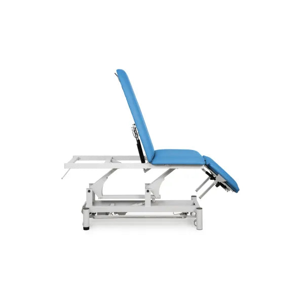 Elektrische Kosmetikliege mit blauem Bezug und weißem Gestell. Flexible Massageliege mit 1 Motor für professionelle Behandlung.