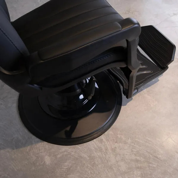 Luxuriöser Barber stuhl Kale-B in Schwarz, ideal für stilvolle Salons und Herren Friseure. Eleganz trifft Funktionalität.