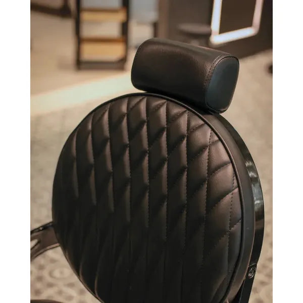 Luxuriöser Barber stuhl Kirk Bc in Schwarz, ideal für stilvolle Salons und Herrenfriseure.