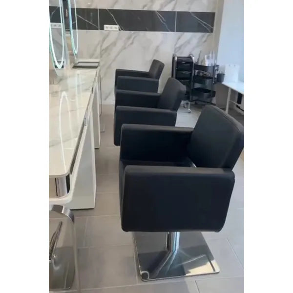 Friseurstuhl in eleganter Schwarz-Farbe, Luxuriöser Friseur stuhl Zopf - Tiptop - Einrichtung