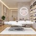 Weiße elektrische Kosmetikliege mit 4 Motoren und Heizung in moderner Beauty-Lounge mit Neonlicht und Produktregalen.