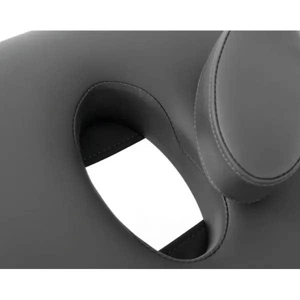 Detailansicht der TITAN 304F mit Kopfstütze, Gesichtsausschnitt sowie verstellbaren Arm- und Fußstützen.