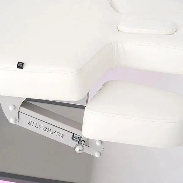 Elektrische Massageliege in Weiß mit LED-Beleuchtung, verstellbarer Armlehne und dreigeteilte Matratze