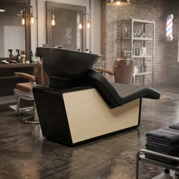 Modernes Rückwärtswaschbecken mit Keramikschale und Holzoptik für Friseursalon und Barber Shop.