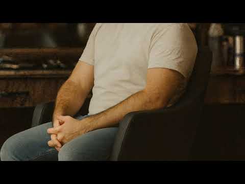 Friseurstuhl in eleganter Schwarz-Farbe mit Schwarzer runder Fuß, Luxuriöser Friseur stuhl Whim R - Tiptop - Einrichtung