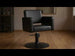 Friseurstuhl in eleganter Schwarz-Farbe, Luxuriöser Friseur stuhl Class R mit Runder Fuß für maximalen Komfort im Salon.